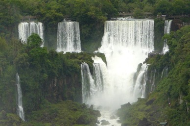 ensemble de 275 cascades situées à la frontière avec l'Argentine