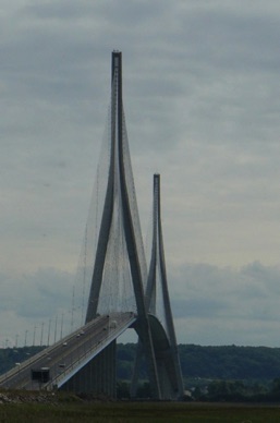 FRANCE
pont de Normandie reliant le Havre ...