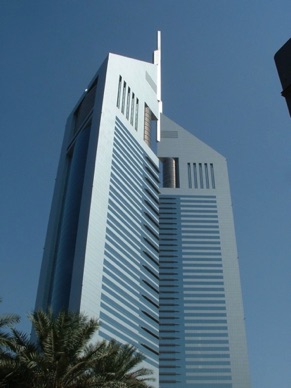 DUBAI
Emirates Towers (354,60 m)