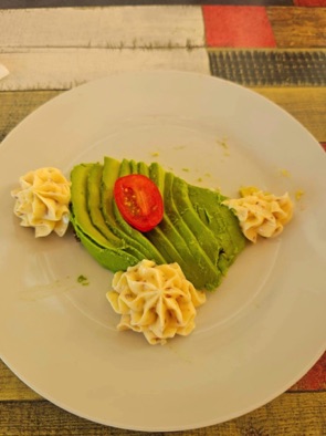 2025 : FRANCE
Sauveterre de B&eacute;arn
(Pyr&eacute;n&eacute;es atlantiques)