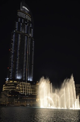 DUBAI
spectacle des fontaines 
au pied de Burj Khalifa