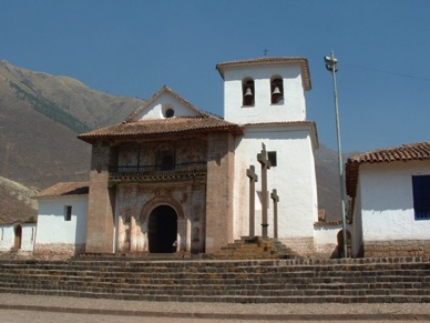 ANDAHUAYLILLAS : église San Pedro, fondée en 1580
