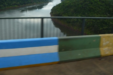 Entrée en Argentine par le pont de l'Amitié