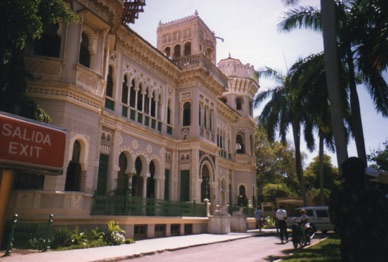 le Palacio del Valle construit par un homme d'affaires espagnol, mélange de style mauresque, gothique et vénitien