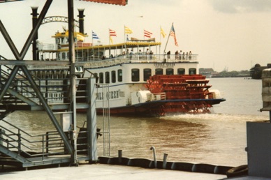 bateau &agrave; aube