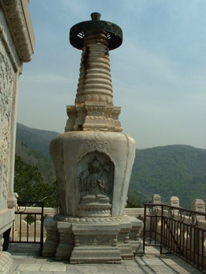 la pagode haute de 35 m