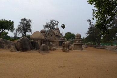 les Cinq Rathas, temples monolithiques ensevelis …