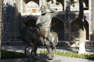 Khodja Nasreddin, célèbre derviche qui se promenait sur son âne