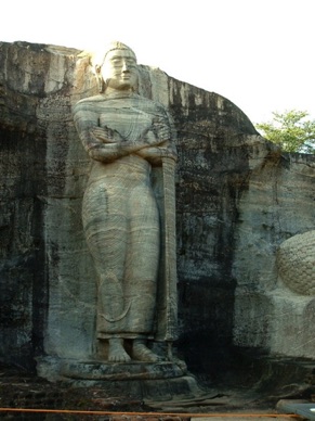 le Bouddha après l'éveil 
est haut de 7 m