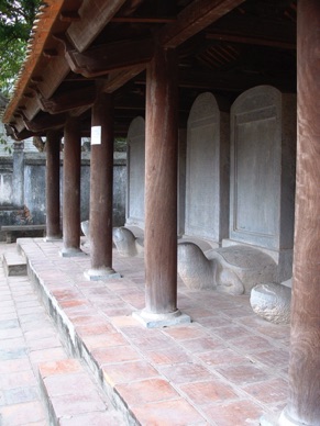 82 stèles avec les noms des lettrés reçus docteur du temple