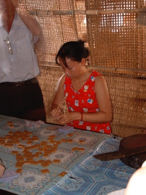 fabrique artisanale de bonbons à la noix de coco
