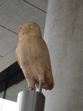 la chouette, symbole du Palais, qui se retrouve sur la pièce d'un Euro grec