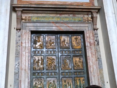 mais aussi visite de la Basilique Saint Pierre