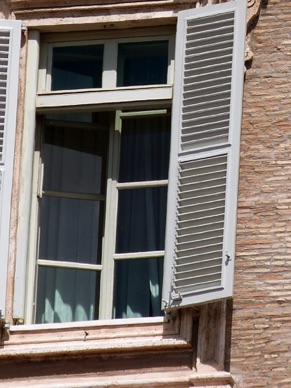 11h43 : la fen&ecirc;tre s'entrouvre