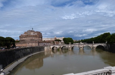 mausol&eacute;e d'Hadrien devenu par la suite Ch&acirc;teau Saint Ange qui a &eacute;t&eacute; construit entre 130 et 139