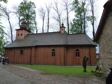 la vieille église toute en bois, typique des des églises de montagne des Tatras