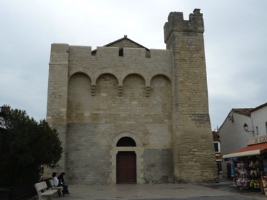 SAINTES MARIES DE LA MER
Porte ouest de son église fortifiée