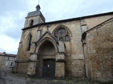 RIONS : cité fortifiée surnommée "la Carcassonne girondine"
Eglise Saint Seurin