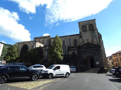Eglise St Gen&egrave;s, plus grande coupole d'Auvergne