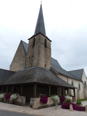 COUR CHEVERNY
Eglise Saint Aignan très typique
