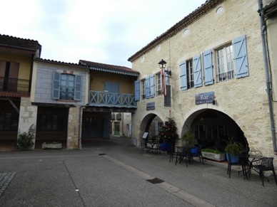 MONTREAL
elle serait la premi&egrave;re bastide de Gascogne