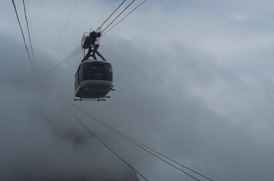puis le 2&egrave;me t&eacute;l&eacute;ph&eacute;rique qui m&egrave;ne au Pain de Sucre (396m)