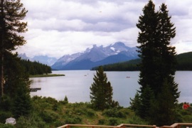 Maligne Lake : long de 22 kms, situ&eacute; &agrave; 1600 m d'altitude