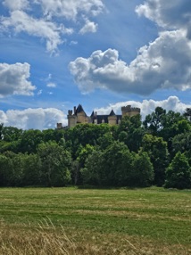 Ch&acirc;teau de ChABENET : ch&acirc;teau fran&ccedil;ais du Moyen Age transform&eacute; en resort