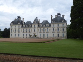 CHEVERNY
le ch&acirc;teau a servi de mod&egrave;le &agrave; Herg&eacute; pour cr&eacute;er le ch&acirc;teau du Capitaine Haddock