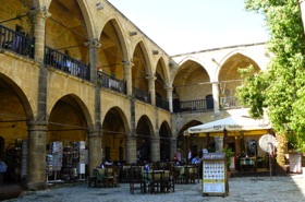 B&uuml;y&uuml;k Khan ottoman
(caravans&eacute;rail)