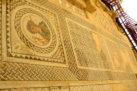 et ses mosa&iuml;ques