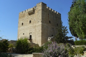 Donjon m&eacute;di&eacute;val de KOLOSSI construit au 13&egrave;me si&egrave;cle