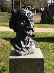 Don Quichotte Faunesque, statue expos&eacute; dans les jardins de la Mairie