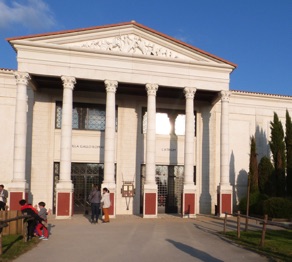 FRANCE : Le Puy du Fou (Vend&eacute;e)
la Villa Gallo Romaine