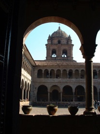 CUSCO : le clo&icirc;tre