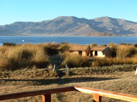 Lac TITICACA qui est le lac navigable le plus haut du monde puisqu'il est  situ&eacute; &agrave; plus de 3000 m d'altitude !