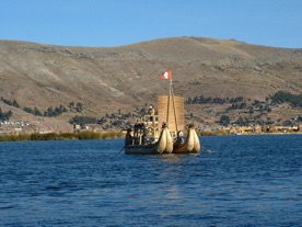 des catamarans en roseaux