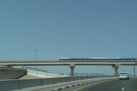 DUBAI
le pont du m&eacute;tro