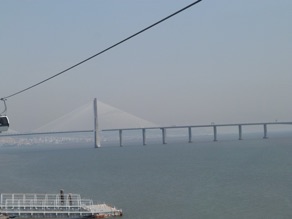 pont Vasco de Gama long de 13 kms pouvant r&eacute;sister aux tremblements de terre