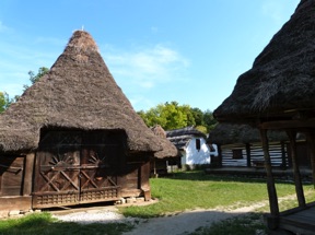 "Mus&eacute;e du Village" : mus&eacute;e de plein qui pr&eacute;sente l'architecture traditionnelle des diff&eacute;rentes r&eacute;gions