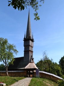 SURDESTI : 
la plus grande &eacute;glise en bois de la r&eacute;gion