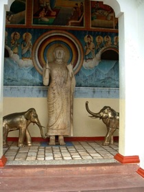 statues prot&eacute;g&eacute;es des intemp&eacute;ries