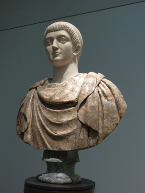 Constant 1er, empereur romain
(Musée du Louvre)