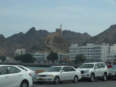 arriv&eacute;e &agrave; Mascate le long du port