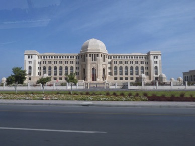 un beau b&acirc;timent