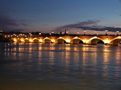 FRANCE
Bordeaux (33)
le pont Napol&eacute;on de nuit