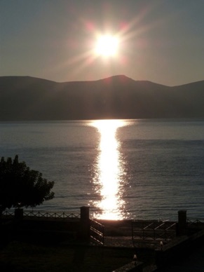 GRECE
Lever de soleil &agrave; Tolo