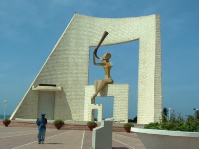 SENEGAL
Dakar
Porte du 3&egrave;me mill&eacute;naire
