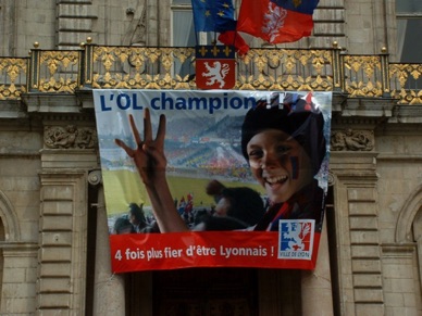 c&eacute;l&eacute;bration de la 4&egrave;me victoire des footballeurs de la ville !!
