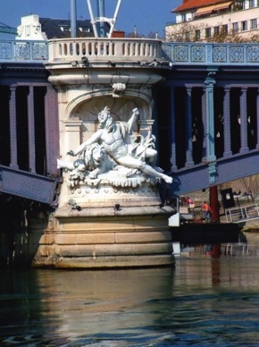 un pilier de ses nombreux ponts